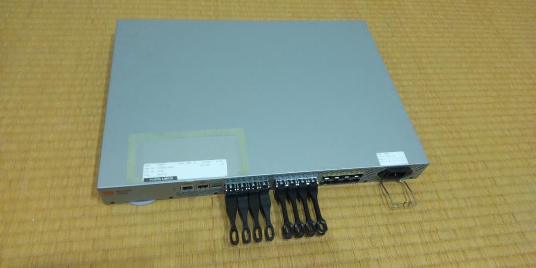 中古　Brocade G610 FCスイッチ(SFP+モジュール付き)#1