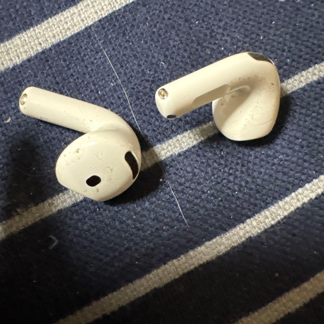 w*m様 AirPods4 ノイキャンなし ケース付き
