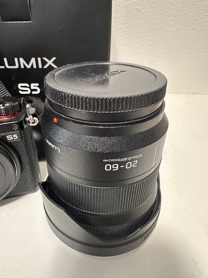 LUMIX S5 ミラーレスカメラ 20-60mmレンズ付き
