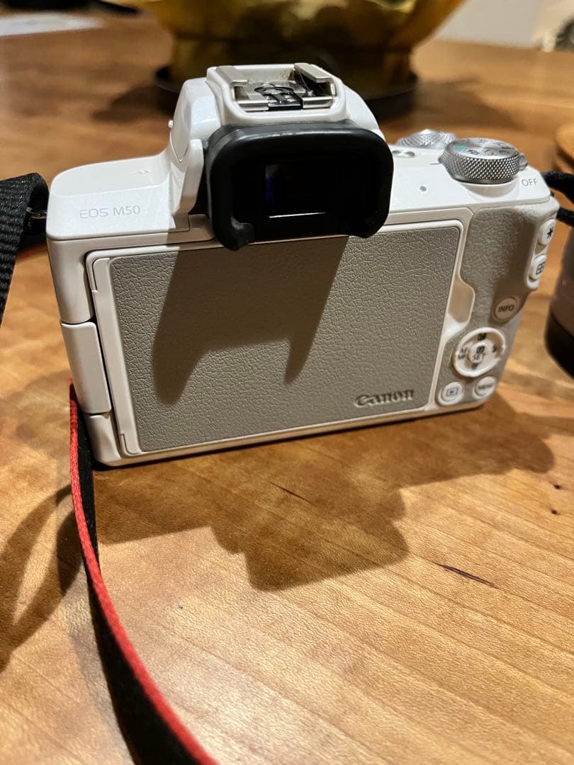 Canon EOS Ｍ50 ミラーレス一眼 ホワイト レンズ付き