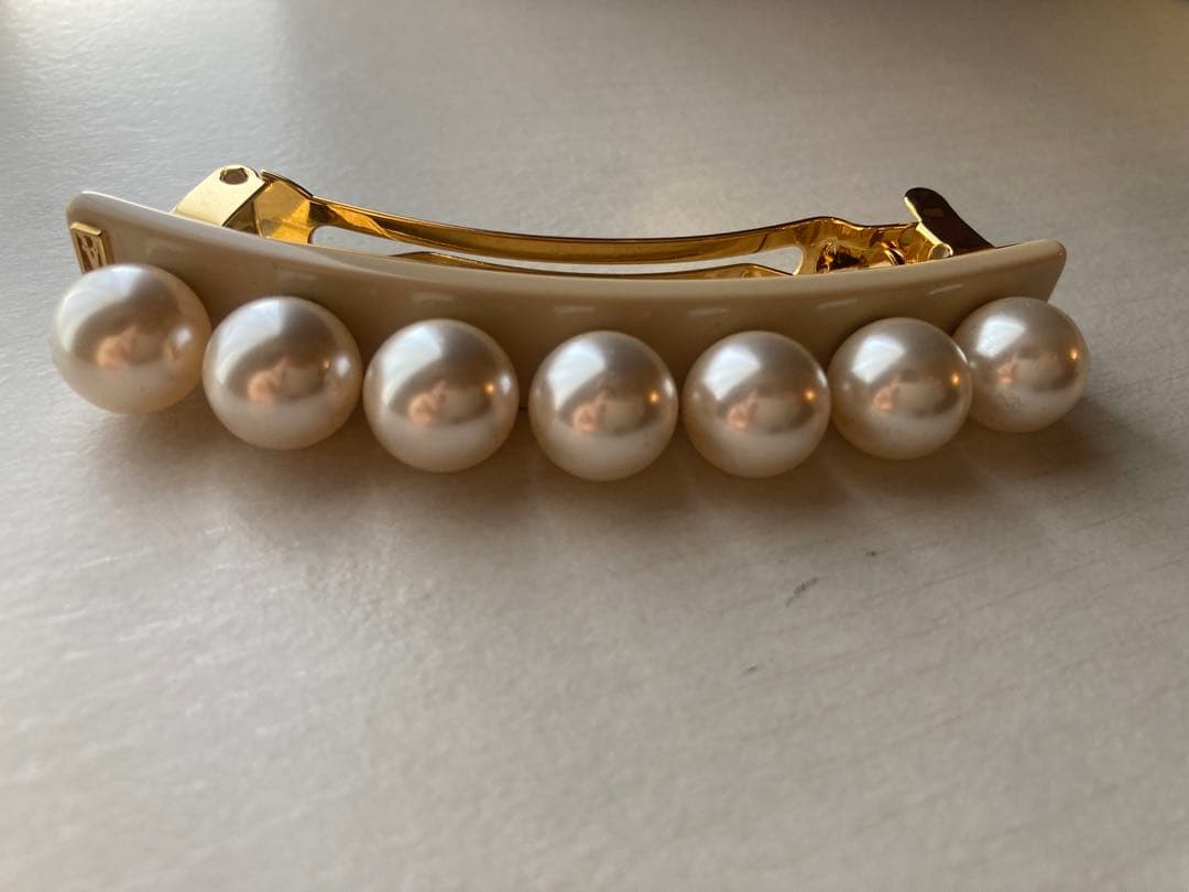 ALEXANDRE DE PARIS パールバレッタ　ベージュ