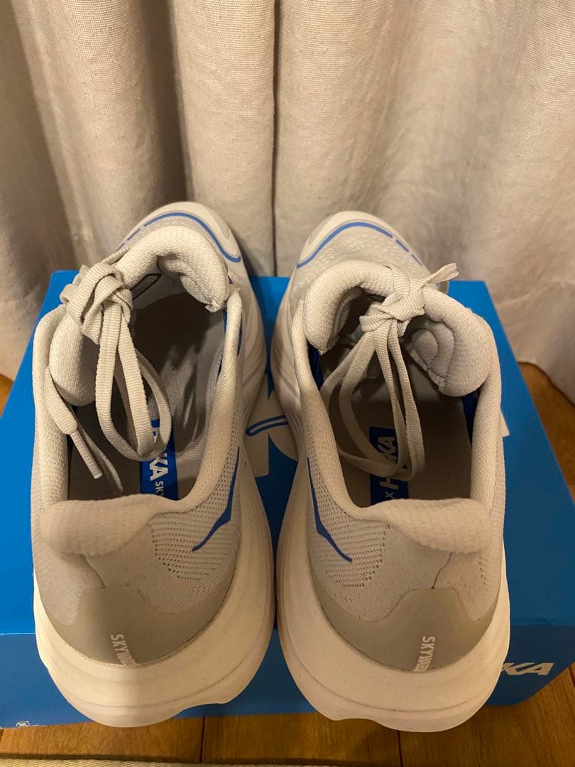 HOKA スカイワードX