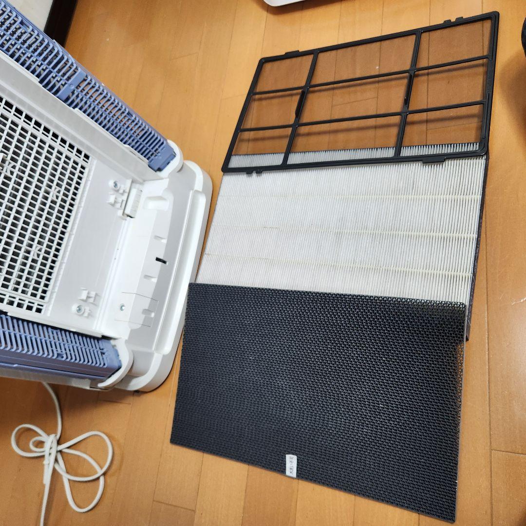 【美品】DAIKIN 除加湿空気清浄機 クリアフォース MCZ70T-W