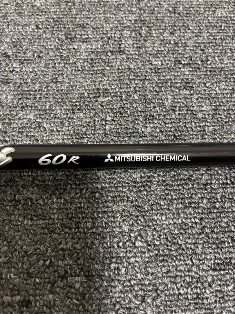 （希少）カイリ ホワイト　60R テーラーメイドスリーブ付　ドライバー用