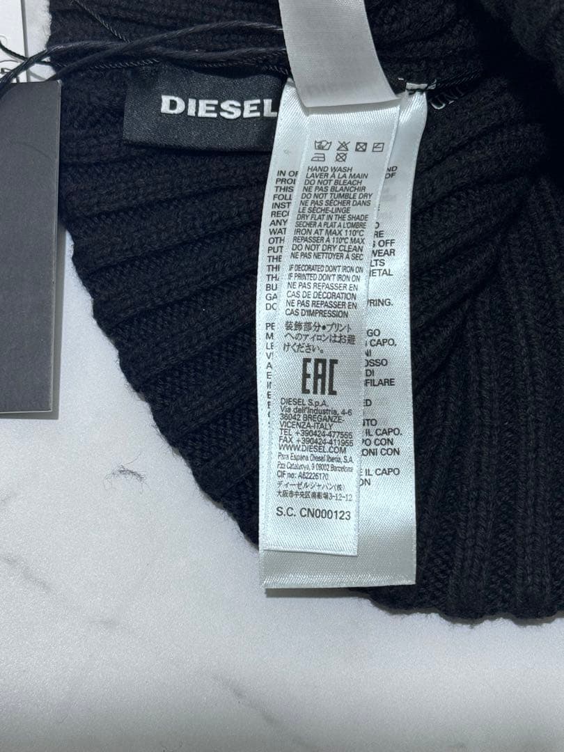 【新品レア】DIESEL 黒 ニット帽