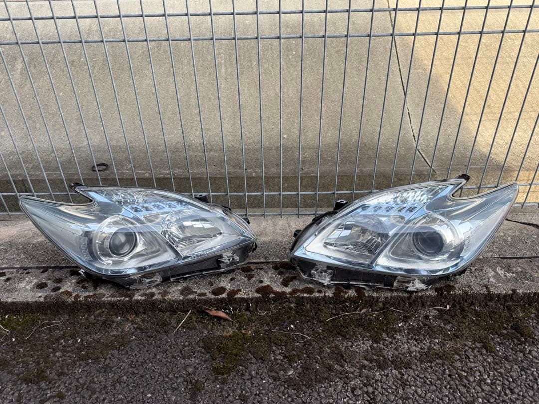 30プリウス前期ヘッドライト