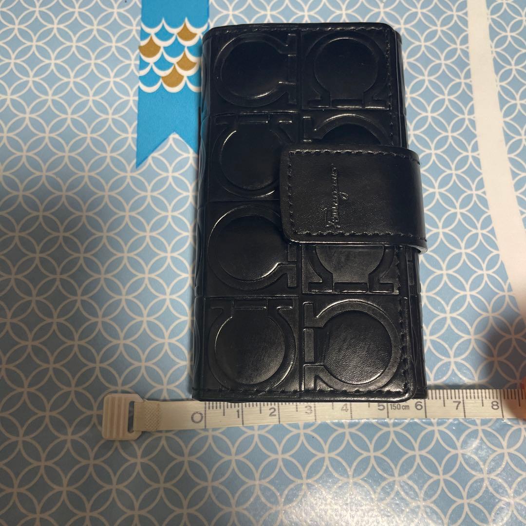 サルヴァト－レフェラガモのキ－ケースです