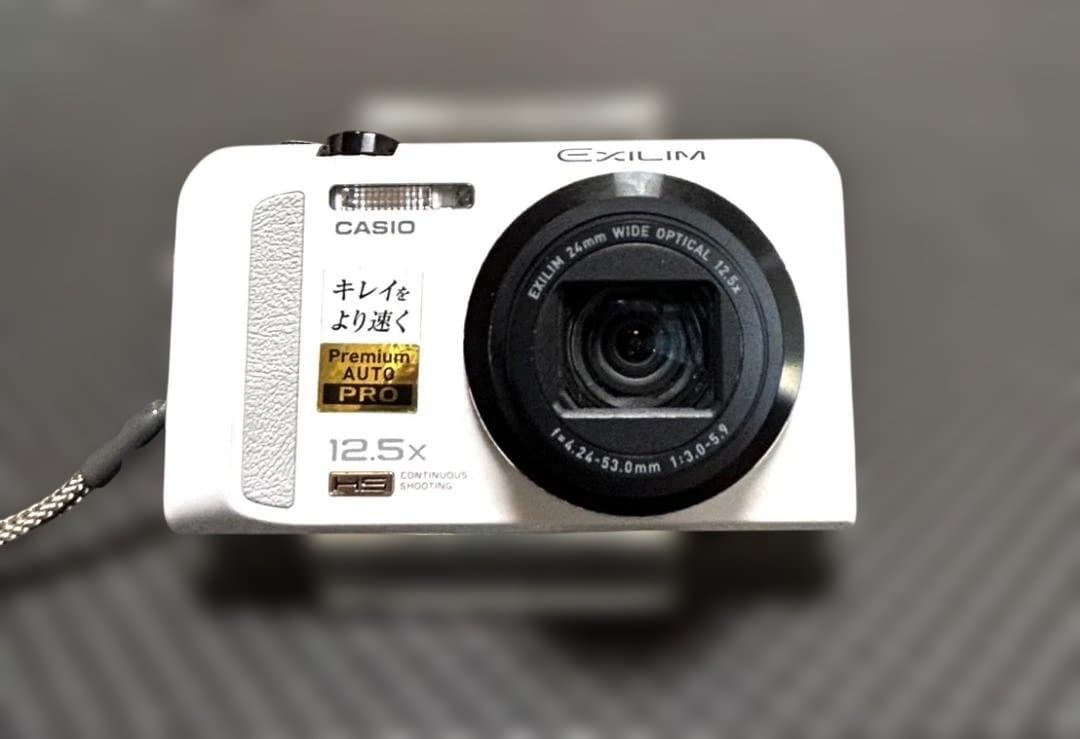 CASIO EXILIM ホワイト 12.5倍ズーム