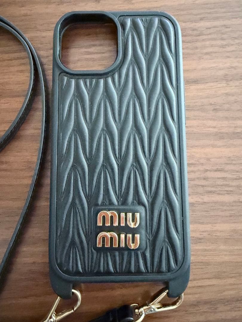 MIU MIU ブラック iPhone15用ケース ストラップ付き