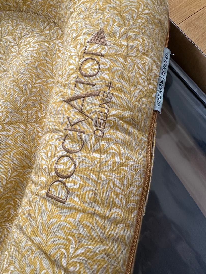 DockATot Deluxe+ Dock イエローフラワー