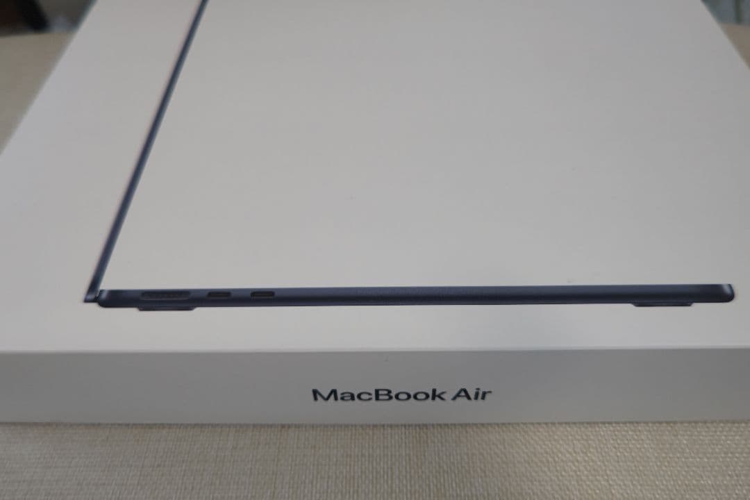 【さつき】【ほぼ新品】MacBookAirミッドナイトブルー13.6インチ