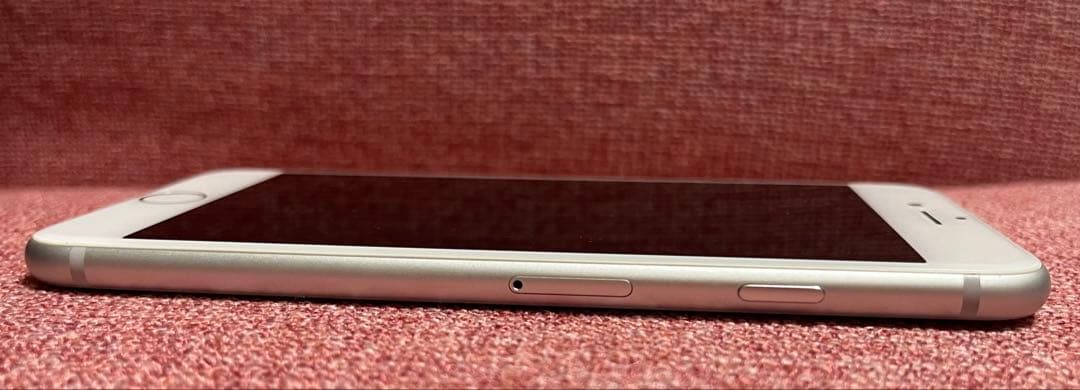 Apple iPhone 8 シルバー SIMフリー