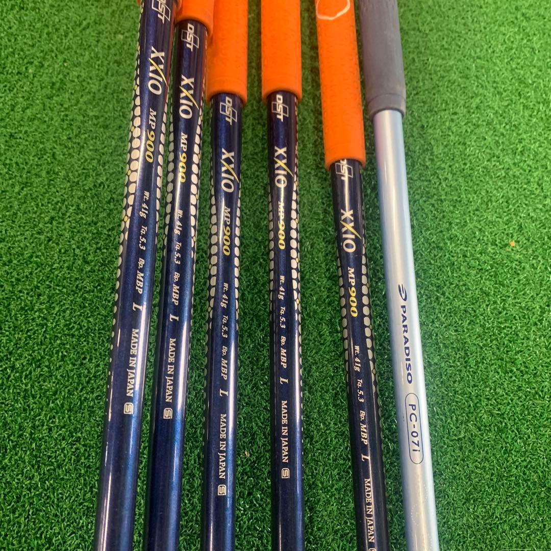 赤い色！XXIO9代目！レディースアイアン