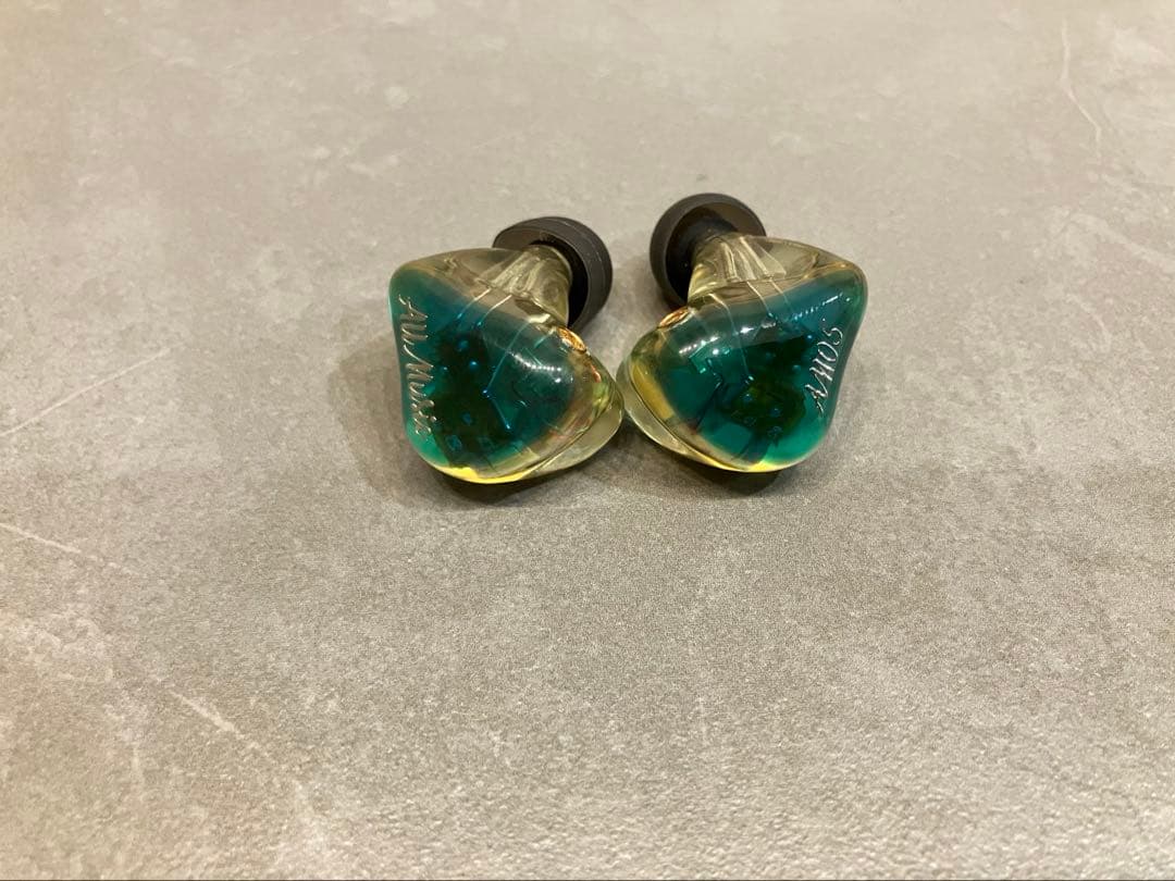 iBasso Audio AM05 カナル型イヤホン (ブルー)