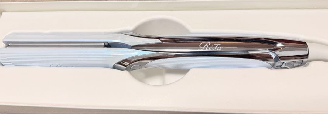 美品　リファビューテックストレートアイロン