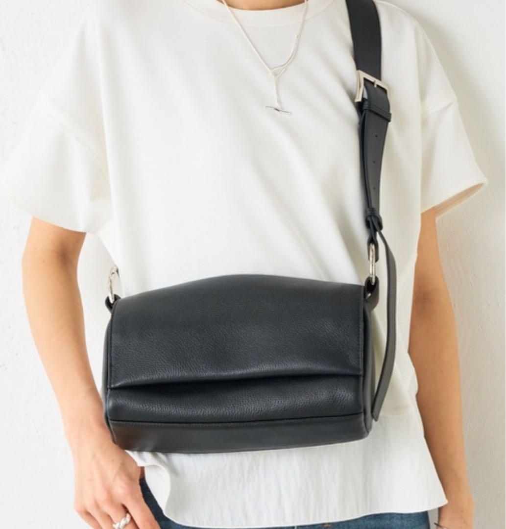 ビアズリー BEARDSLEY ブラック ウエストポーチ レザーボディバッグ