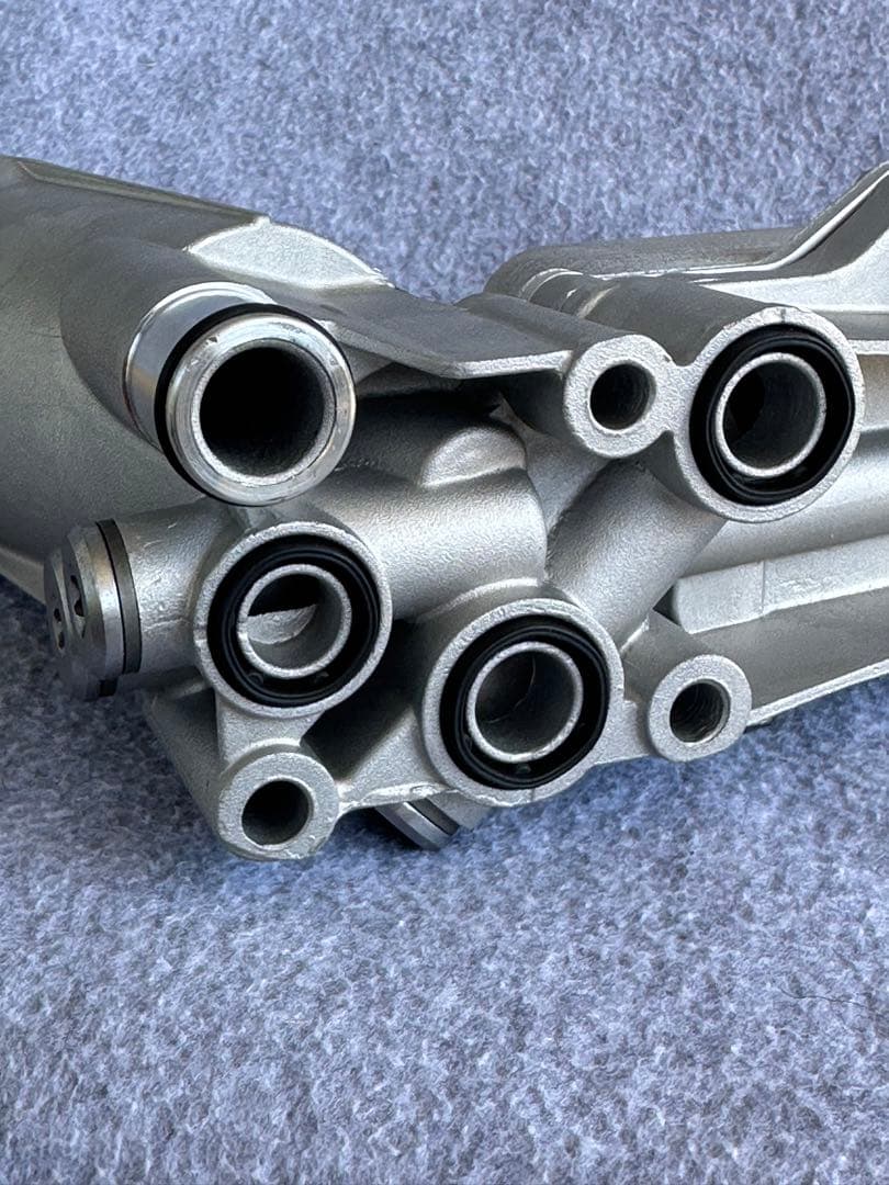 アルミオイルフィルターハウジング（ラングラーJKなど用）