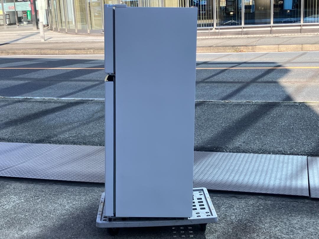 愛知岐阜/送料込★2023年★ハイセンス　120L冷蔵庫　HR-B12E2W