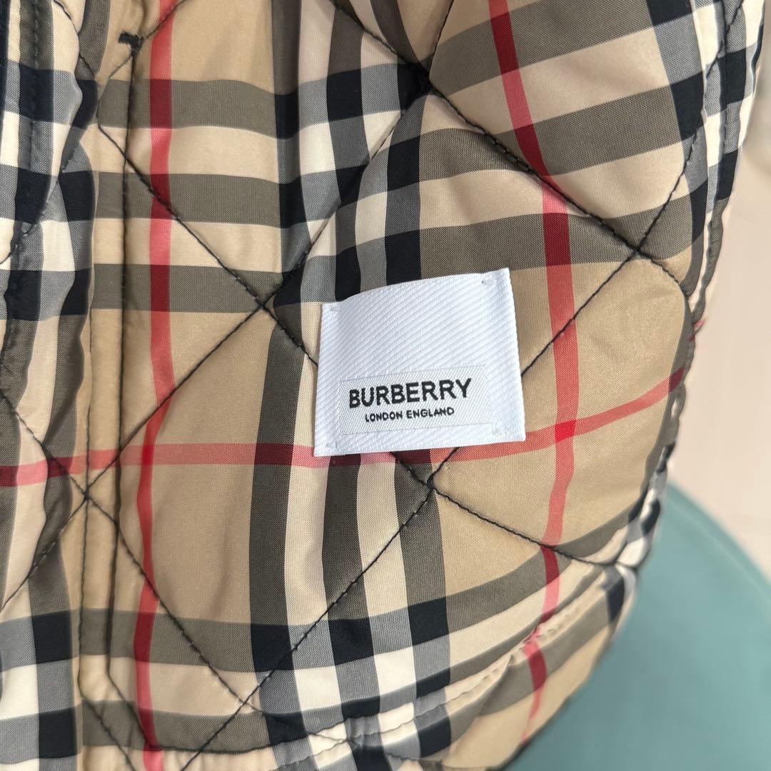 m*i様 BURBERRY キッズ キルティングジャケット ブラック 116cm