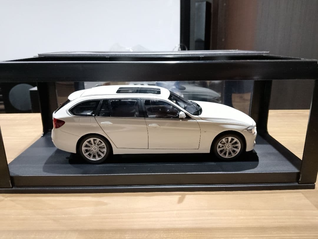 夢伝説　1/18  3シリーズ ツーリング F31ミニカー　ホワイト