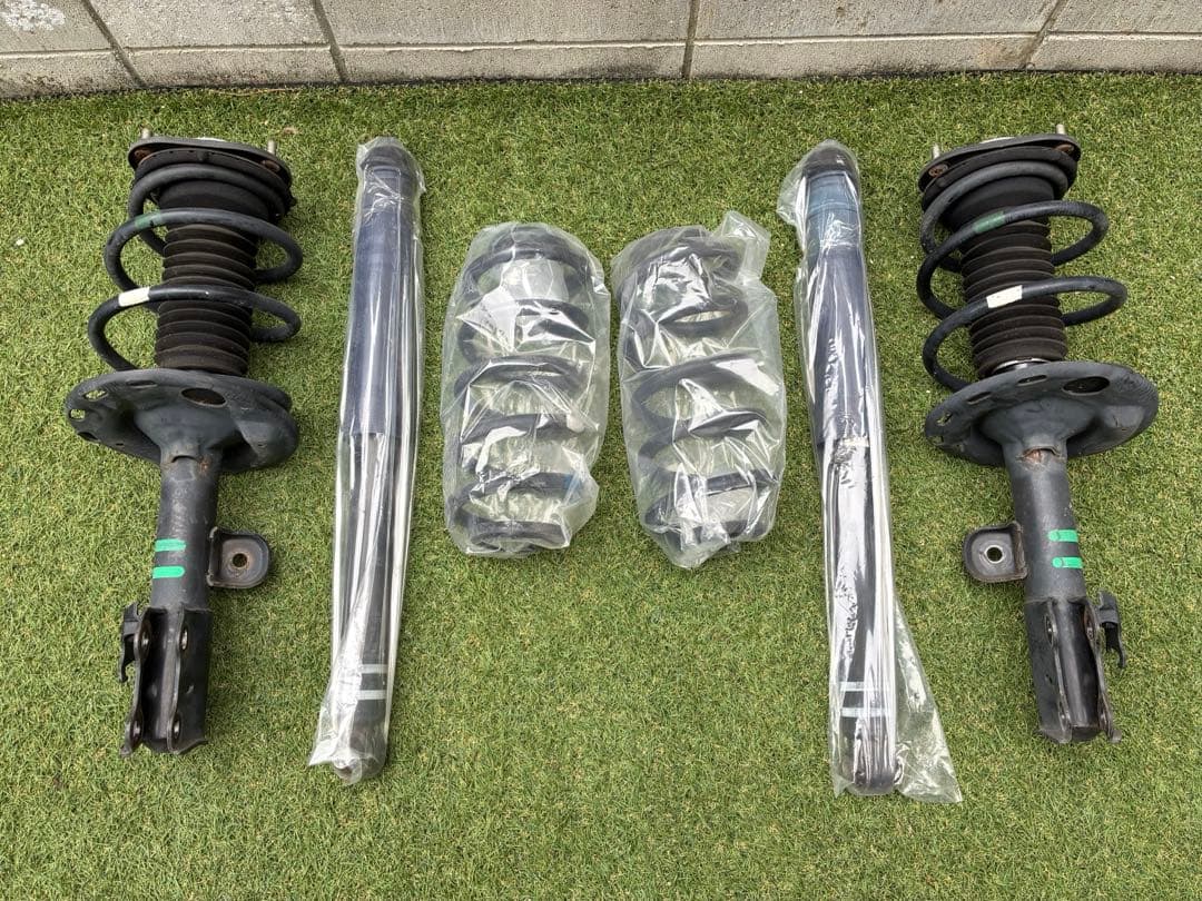 トヨタ純正サスペンションセット アルファード/ヴェルファイア　20系