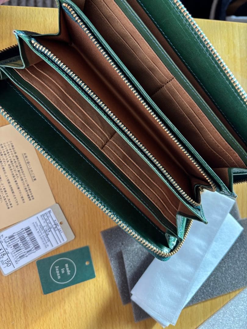 kissora キソラ　長財布 ラウンドファスナー 本革　ユニセックス グリーン