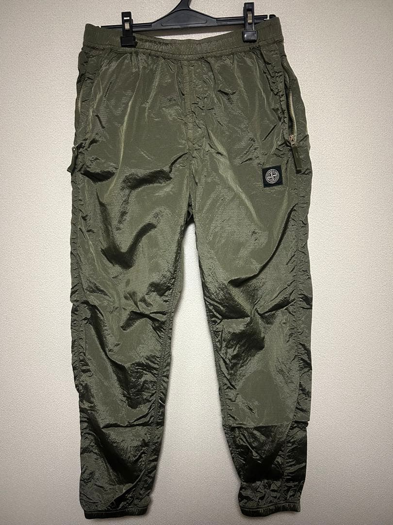 Stone  ストーンアイランド　メタルパンツ　カーキ　s グリーン