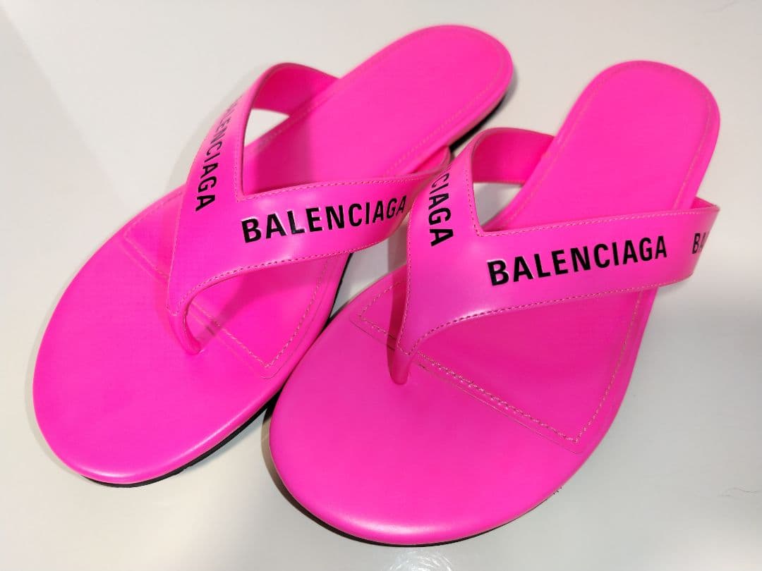 BALENCIAGA ピンク トングサンダル