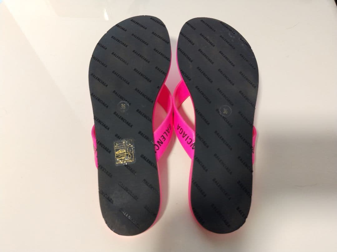 BALENCIAGA ピンク トングサンダル