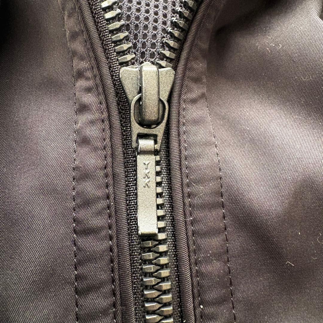 【美品】ダーマコレクション　フリルスリーブナイロンジップジャケット　ブラック