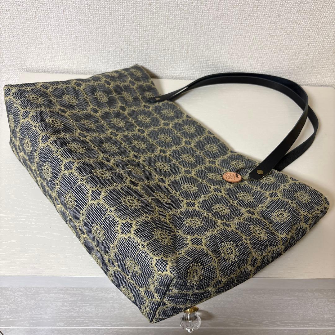 肩がけできる横型トート／ミナペルホネンanemone