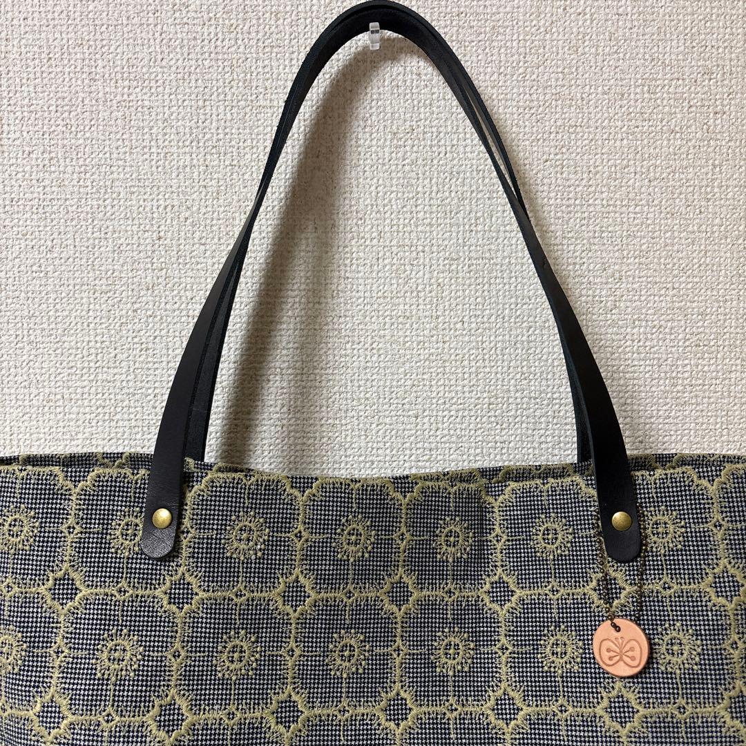 肩がけできる横型トート／ミナペルホネンanemone