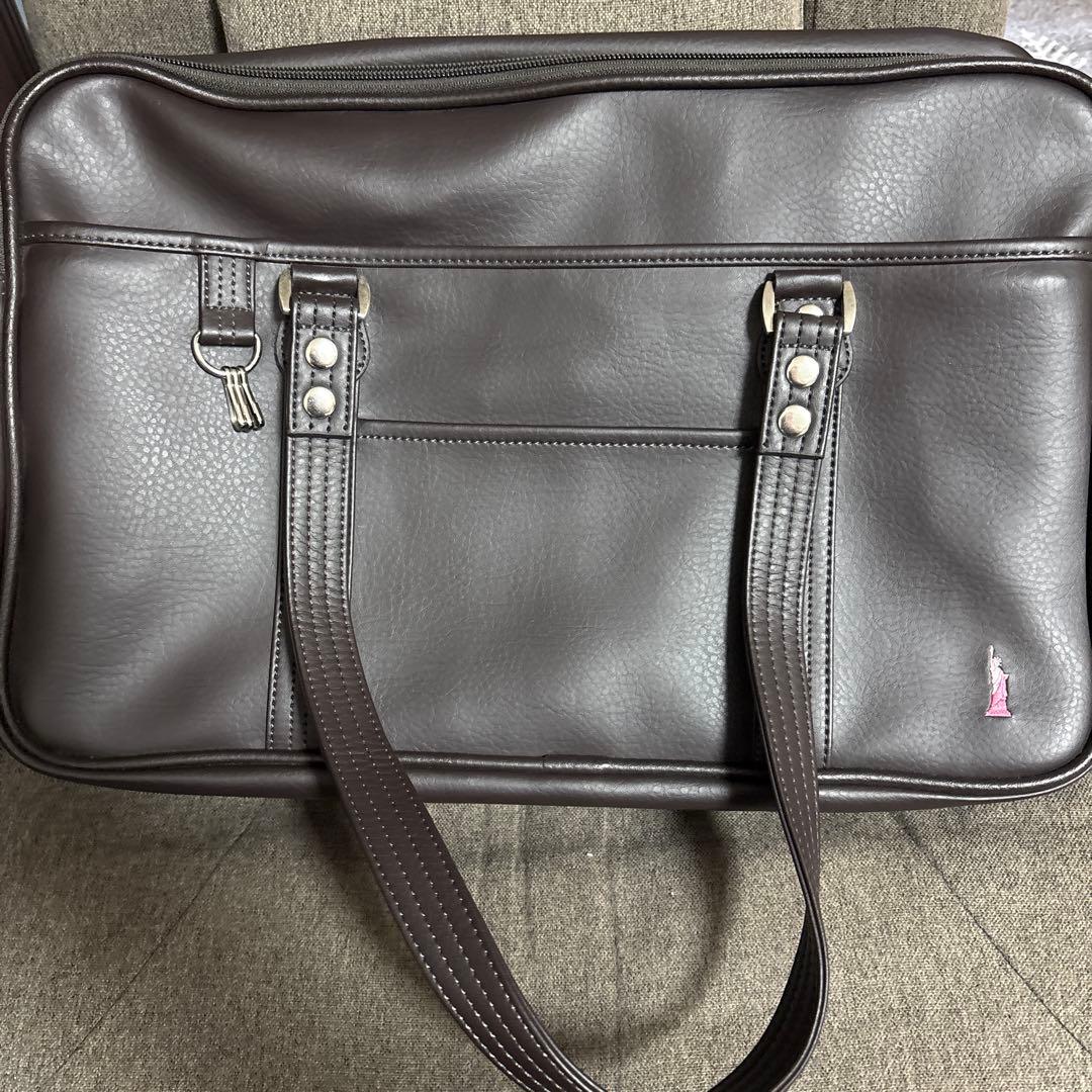 EASTBOY スクールバッグ ブラウン　 薄いピンク女神刺繍ロゴ　限定カラー