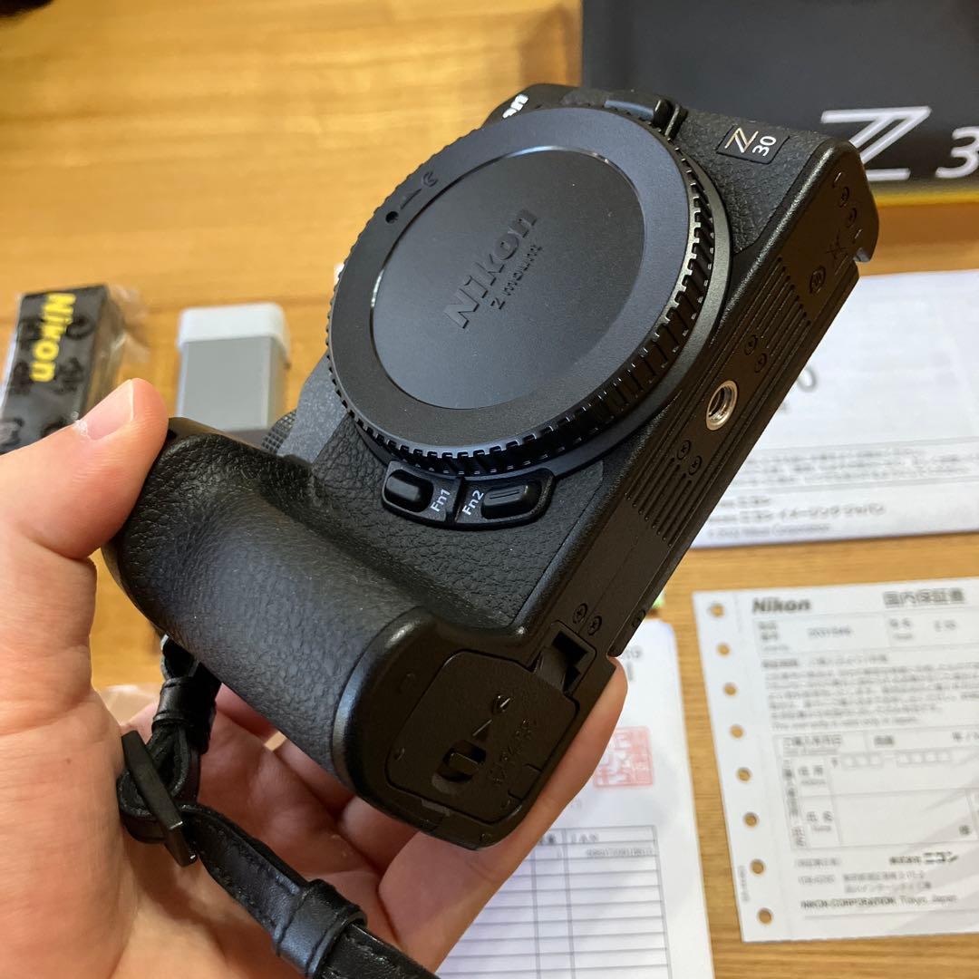 Nikon Z 30 ボディ　おまけ付き