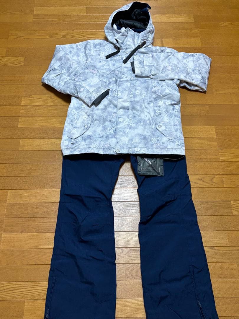 て*る様 スノーボードウェア 女性用 上下セット(その他小物込み)★クリーニング