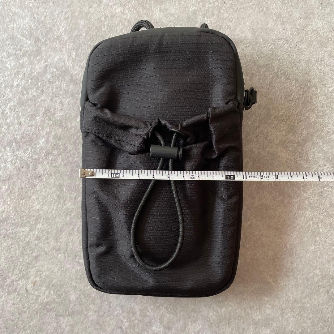 美品【完売】DSQUARED2（ディースクエアード）ナイロンネックポーチ