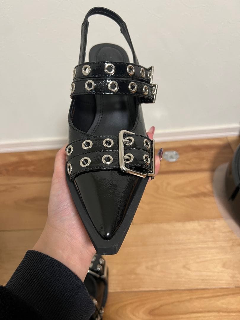 SLY ポインテッド ベルテッド サンダル