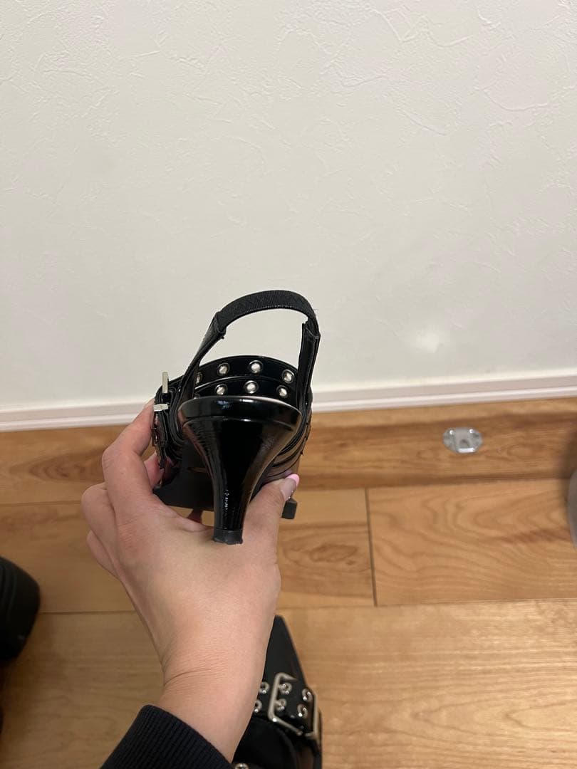 SLY ポインテッド ベルテッド サンダル