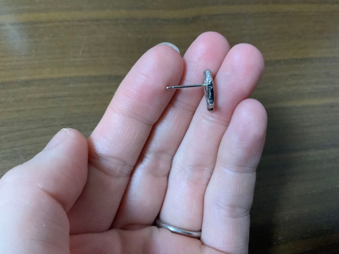 ティファニー ラビングハート ピアス W8xH12mm 右耳　PT950