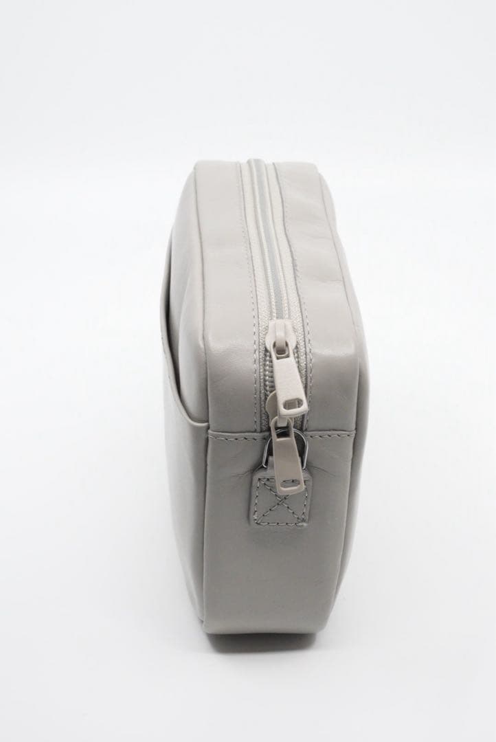 専用出品 未使用品 ライカ C-LUX用レザーバッグ Andrea セメント］