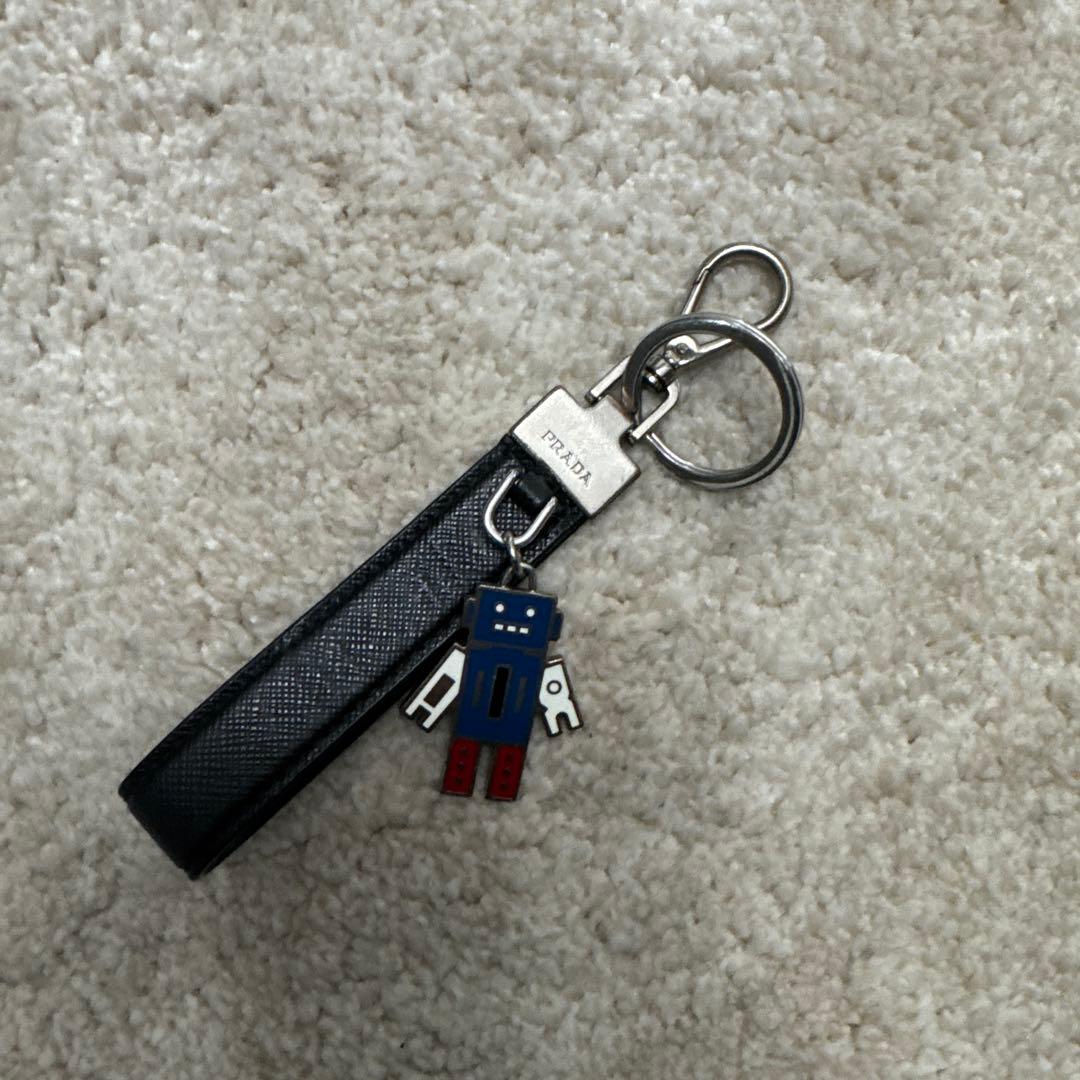 PRADA ロボット型キーホルダー ブラック