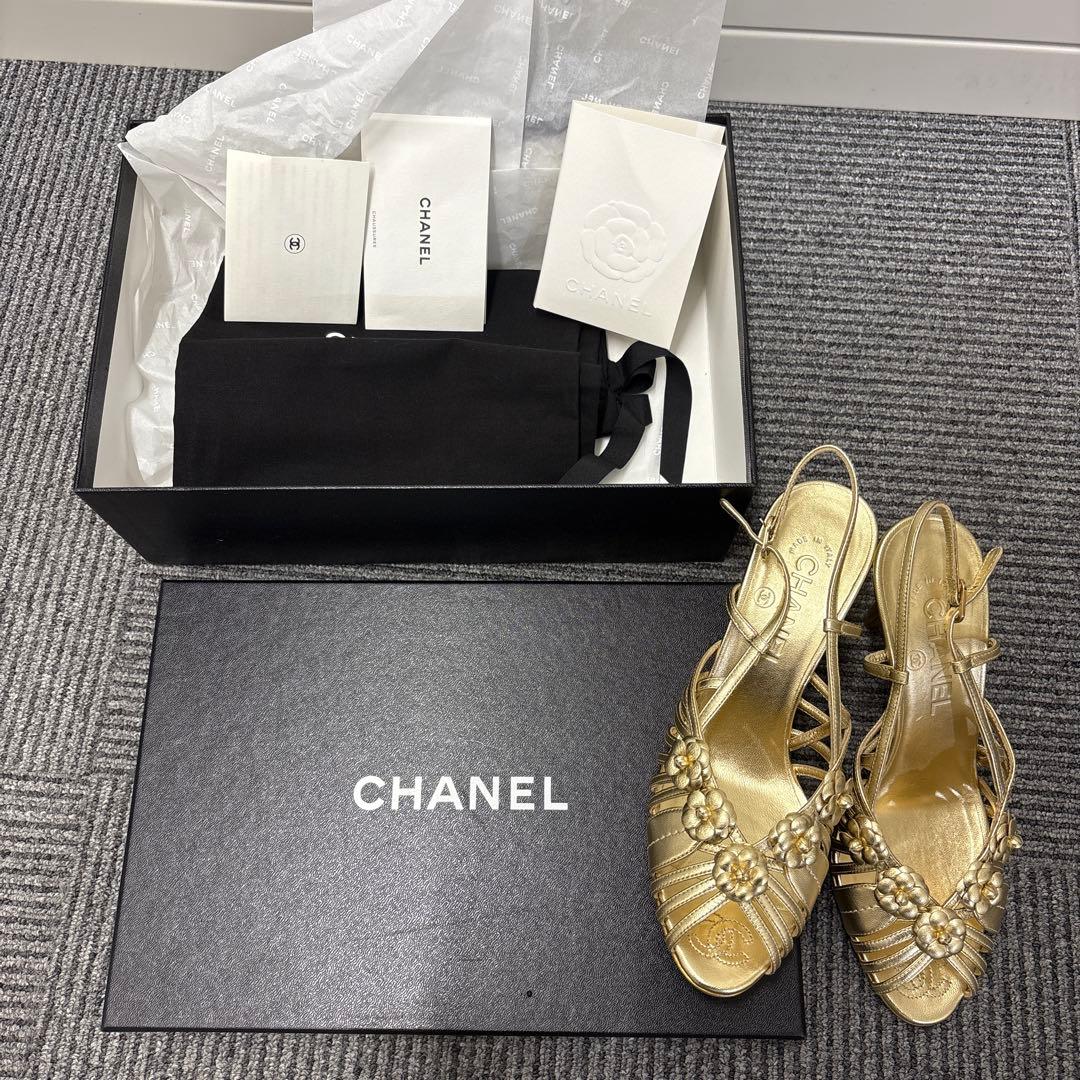 CHANEL ゴールド フラワーサンダル