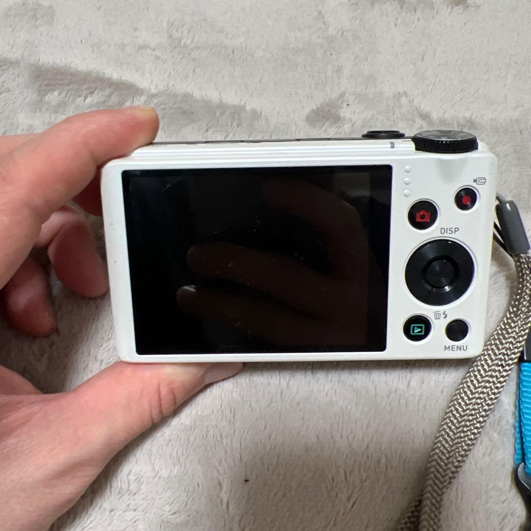 CASIO EXILIM デジカメ EX-ZR100 ホワイト ジャンク品
