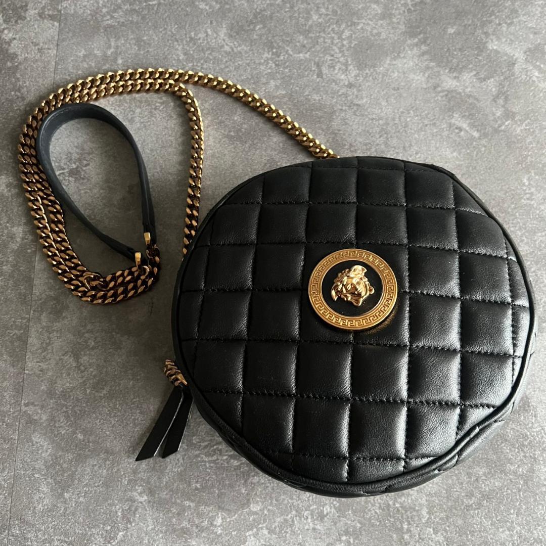 ⭐️VERSACE⭐️ヴェルサーチ メデューサ キルティング 丸型