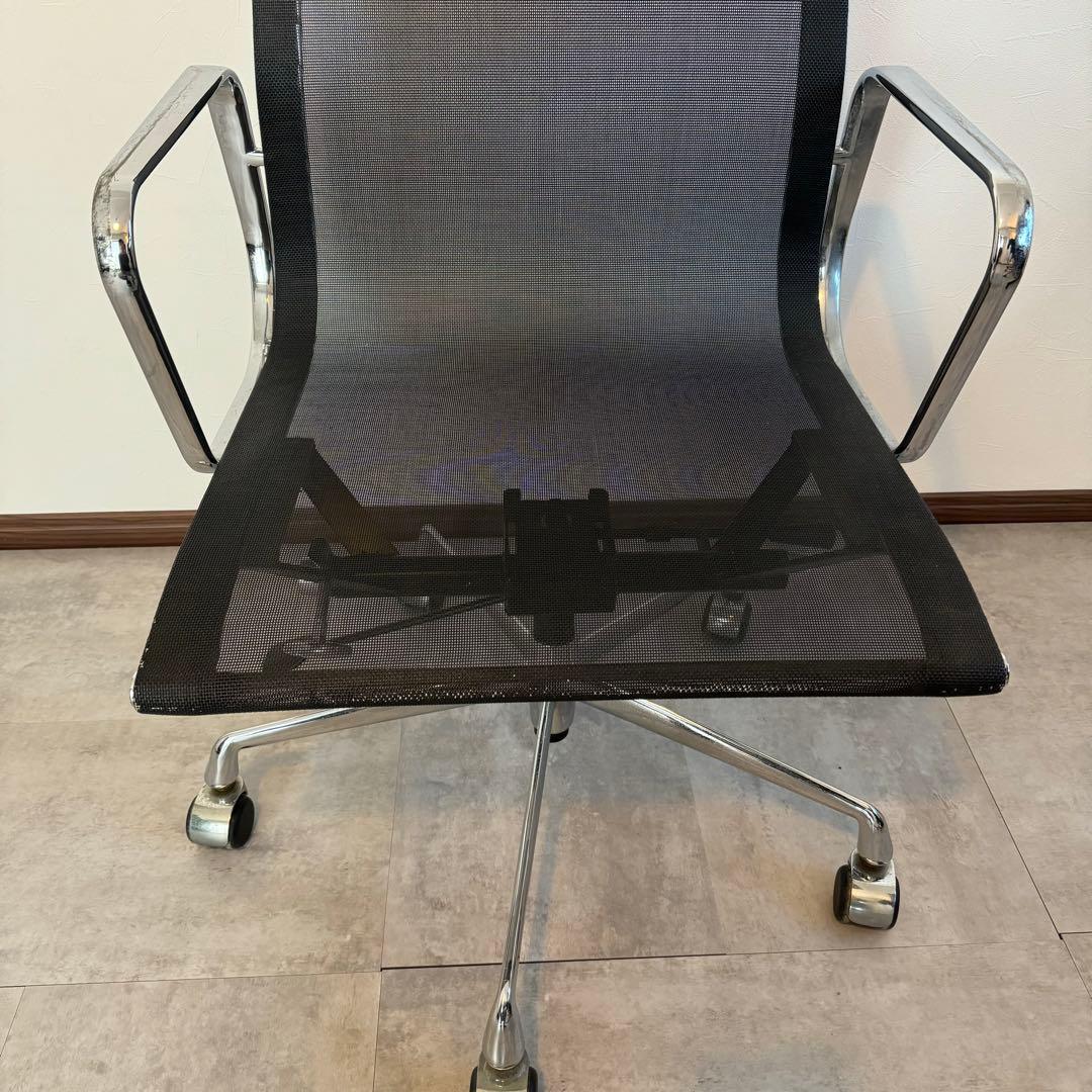 値下げ　アルミナムチェア イームズ メッシュ ブラック 黒 リプロダクト