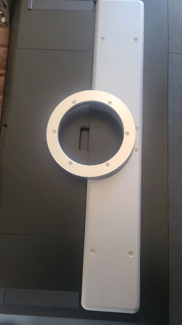 Wacom Cintiq Pro 32 (DTH-3220) 元箱・スタンド付