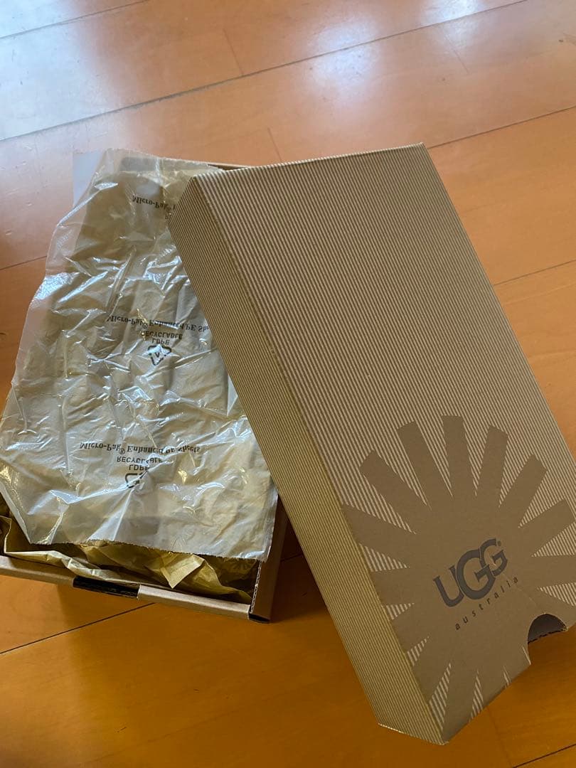 UGG モカシン　ブラウン　23 未使用