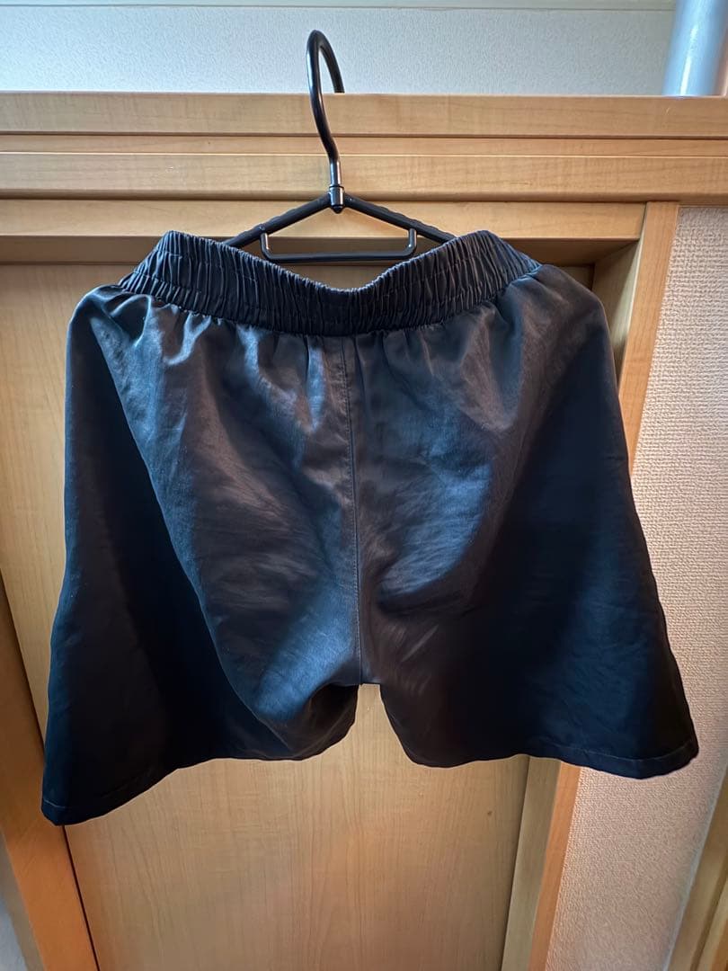 MONCLER ブラックショートパンツ Lサイズ