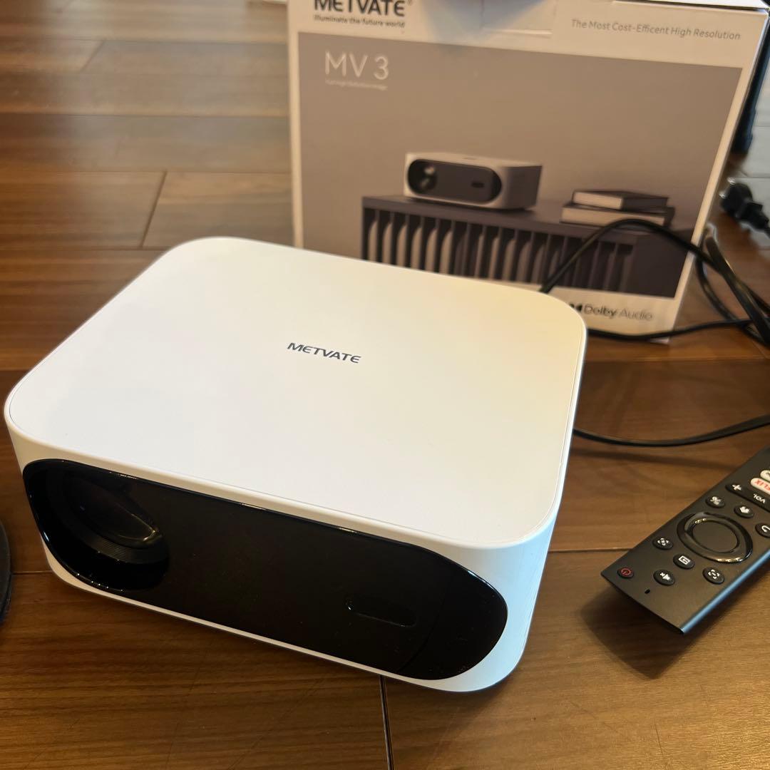 METVATE MV3小型プロジェクター 600ANSI天井投影可スタンド付き
