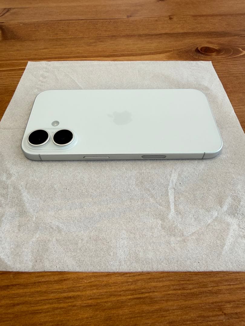 【極美品】iPhone16 アイフォーン16 128ホワイトSIMシム フリー